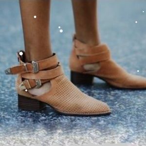 [Black] Jeffrey Campbell Everly Bootie in Black